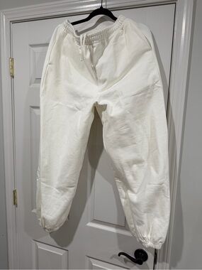 Women’s White Drawstring Fleece Joggers